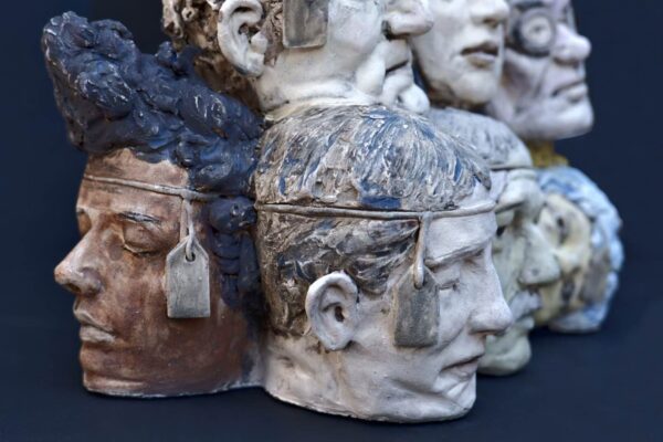 scultura-stoneware-alberto-criscione-teste-visi-ceramica-contemporanea